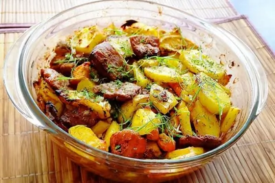 Соевое мясо с запечённым картофелем и овощами