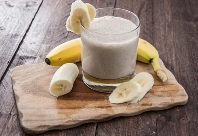 Питательный банановый смузи на утро