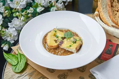 Луковый суп с уткой