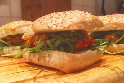 Бургер с креветками