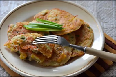 Оладьи с креветками и кукурузой