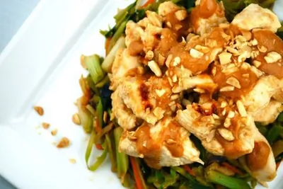 Курица в арахисовом соусе