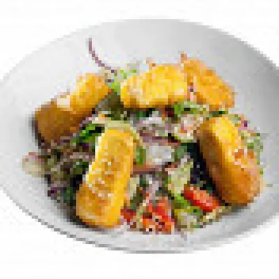 Салат с жареным тофу и кунжутом