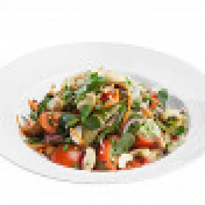 Острый салат с кукурузой и айсбергом