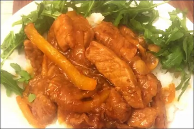 Кисло-сладкая свинина с цукини