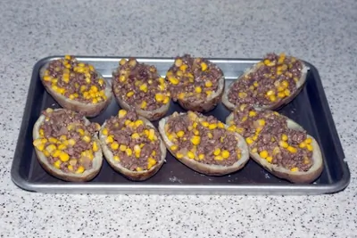 Кумпир — турецкий фаршированный картофель