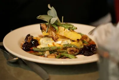 Полента с грибным соусом