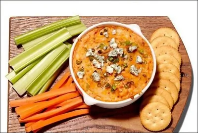 Дип с курицей баффало