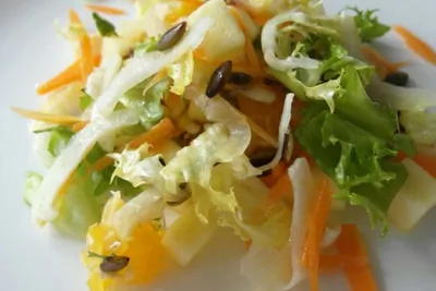 Вегетарианский салат с фенхелем