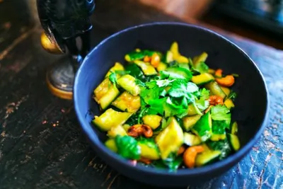 Битые огурцы с кешью