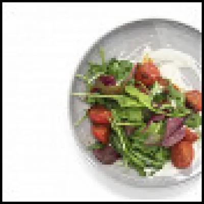 Салат из обжаренных помидоров с йогуртом