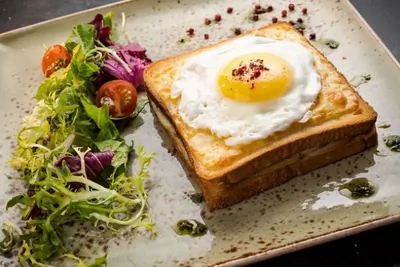 Крок-мадам с индейкой