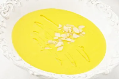 Крем-суп из тыквы с миндальной стружкой