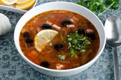 Солянка с говядиной и языком