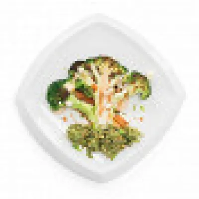 Брокколи гриль с травяным песто и миндалем