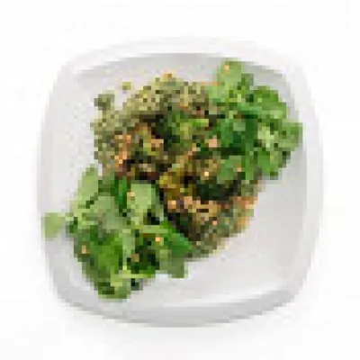 Брокколи в азиатском стиле с булгуром и кедровыми орехами кимчи