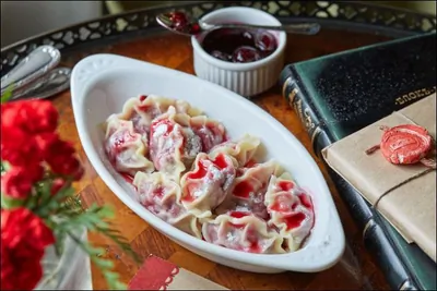 Вареники с вишней в вишневом соке