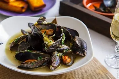 Мидии в белом вине по-тайски от Алексея Зимина