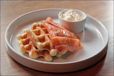 Вафли с красной рыбой