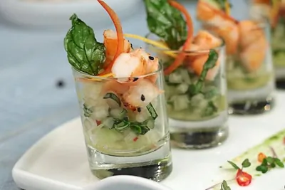 Салат из дыни с креветками