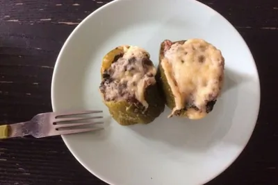 Фаршированный кабачок с печенью и шпинатом