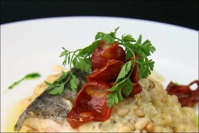 Филе баррамунди с муссом Шардоне и ризотто с чоризо