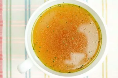Классический светлый куриный бульон