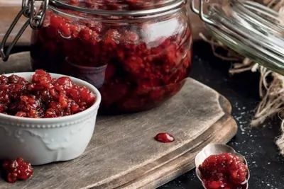 Малиновый джем с яблочным соком без варки