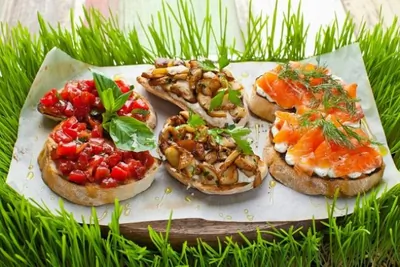 Брускетта с помидорами от ресторана Christian.