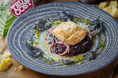 Треска с ризотто из риса венере