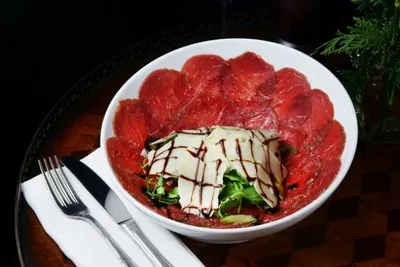 Карпаччо из говядины с горчичным соусом