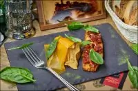 Утиный паштет с желе из апельсина с французским десертным хлебом