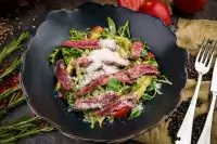 Салат из mix-салата с диафрагмой