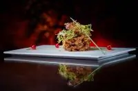 Салат с хрустящей уткой