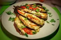 Баклажан запечённый с моцарелой и фетой