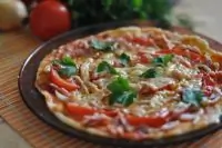 Овощная пицца в микроволновой печи