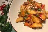 Тушёная картошка со свининой и лечо