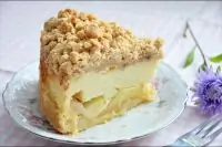Творожно-яблочный пирог с корицей