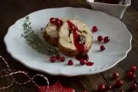 Рулет из индейки с каштаном и черносливом — Филето галопулас мэ кастана ке Дамаскина