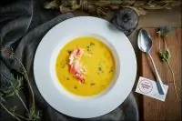Ароматный тыквенный крем-суп с мясом краба
