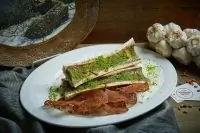 Мозговая косточка, запеченная с душистыми прованскими травами