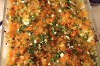 Красная треска, запеченная с овощами