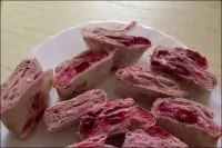 Творожно-вишнёвый рулет из лаваша