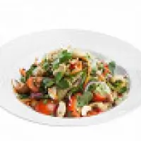 Острый салат с кукурузой и айсбергом