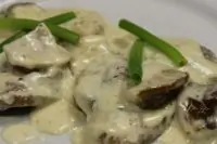 Говяжий язык под ореховым соусом