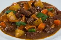 Говядина с грибами по-бургундски