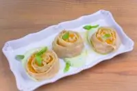 Постные манты с тыквой и соусом