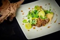 Рагу из баранины с зелеными овощами и чечевицей карри