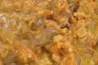 Говяжья печень, тушеная в кефире