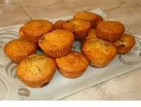 Быстрые сочные маффины с вишней